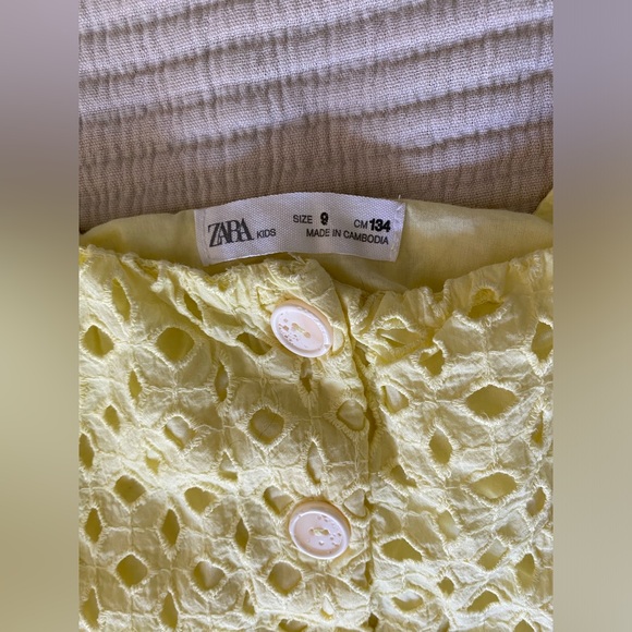 Zara Girls SZ 9 Cotton Eyelet Embroidered Button Down Yellow Top Shirt Flutter - Picture 4 of 6